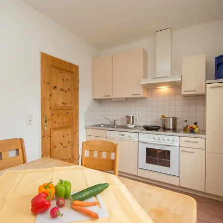 ゲストハウス ペンション フベルトゥス